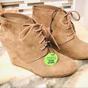 Arizona Wedges with Memory Foam Soles